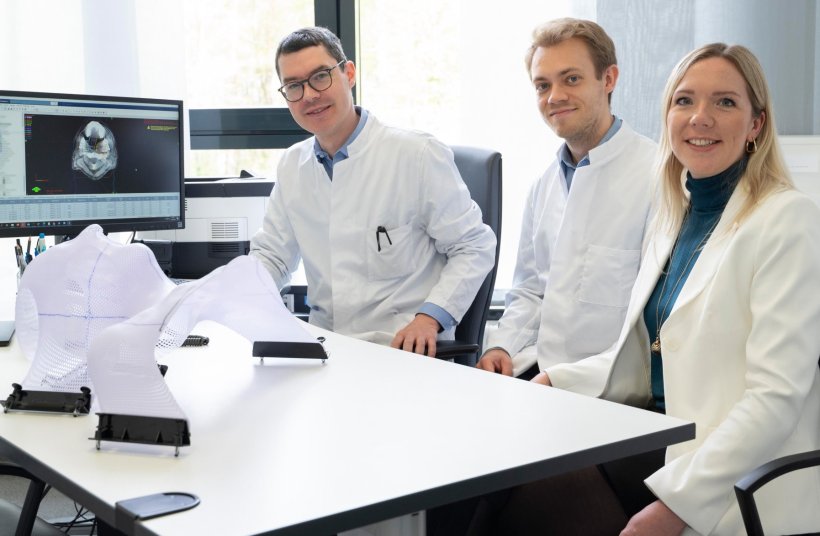 Von links: Prof. Dr. Markus Hecht, Direktor der Klinik für Strahlentherapie...