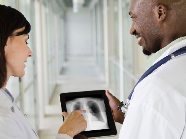 Photo: Mobile  devices in diagnostic imaging