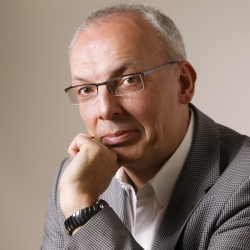 Dr. Andreas Leenen