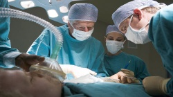 Um die Vereinbarkeit von Beruf und Familie steht es bei den Chirurgen momentan...