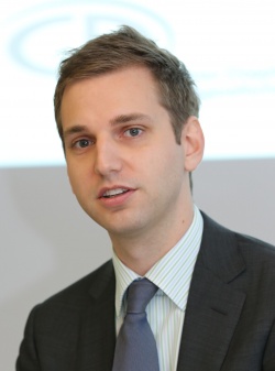 Sebastian M Waldstein