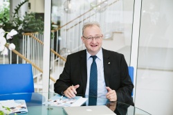 Thomas Rehder, Geschäftsführer der iperdi Holding Nord GmbH klein.