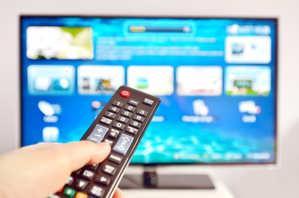 Herzstück des E-Health / Telecare-Systems ist ein Smart-TV im Wohnzimmer des...
