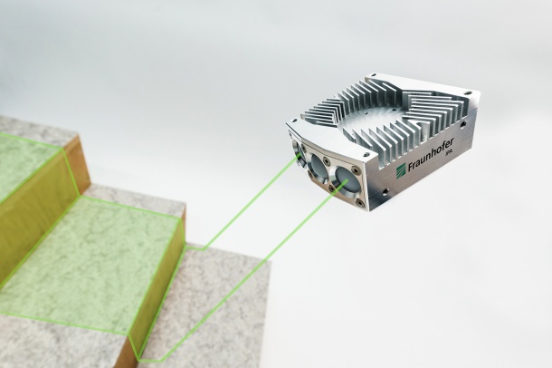 Das Fraunhofer IPA hat bei MeBot ein Radarmodul integriert, das Hindernisse wie...
