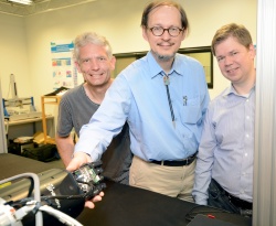 PD Dr. Sven Wachsmuth, Prof. Dr. Helge Ritter und PD Dr. Dirk Koester (v.l.)...