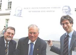 From left: Vice-Chairman of the Koch-Metschnikow-Forum Heinz Zeichhardt with...