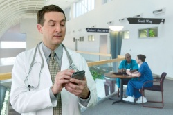 Mit Mobile Clinical Computing sind Patienteninformationen für Ärzte im...