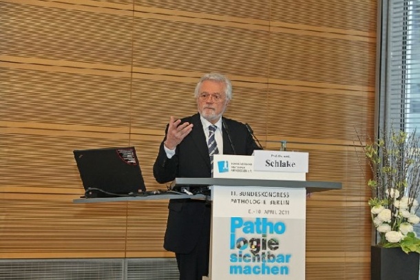 Prof. Dr. Werner Schlake auf dem 11. Bundeskongress Pathologie in Berlin (8....