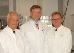 Von links:  Prof. Dr. Friedrich Hagenmüller, Prof. Dr. Thomas Rösch, PD Dr....