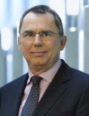 Dr. Carl-Heinz Müller, Vorsitzender der 
Gesellschafterversammlung und...