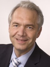 Professor Dr. med. Jürgen Dunst, Präsident der DEGRO und Direktor der Klinik...