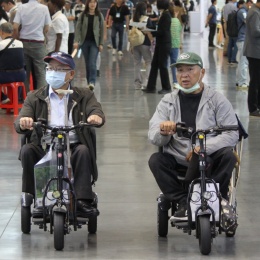 The theme of elderly care at Medical Taiwan also attracted many visitors from...