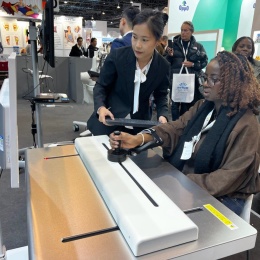 The Fourier Rehab team provided a live demonstration of the ArmMotus M2 Pro.