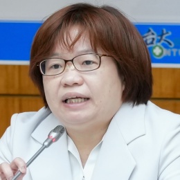 portrait photo of Chun-Mei Hu