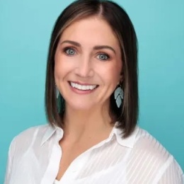 portrait photo of Stephanie Samolovitch, MSW