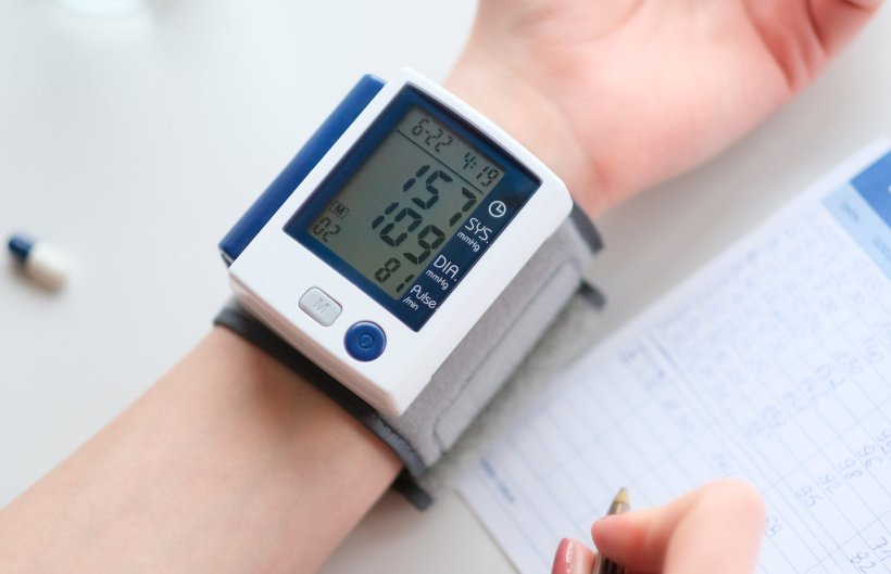 blood pressure measurement with digital armcuff device, prevention of...