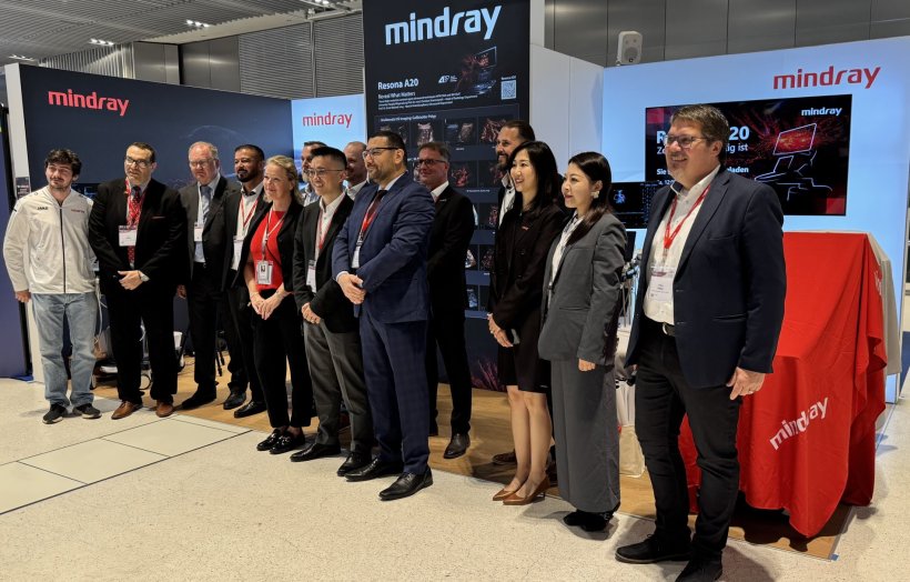 Gruppenfoto von Mitarbeitern der Firma Mindray auf einem Medizinkongress