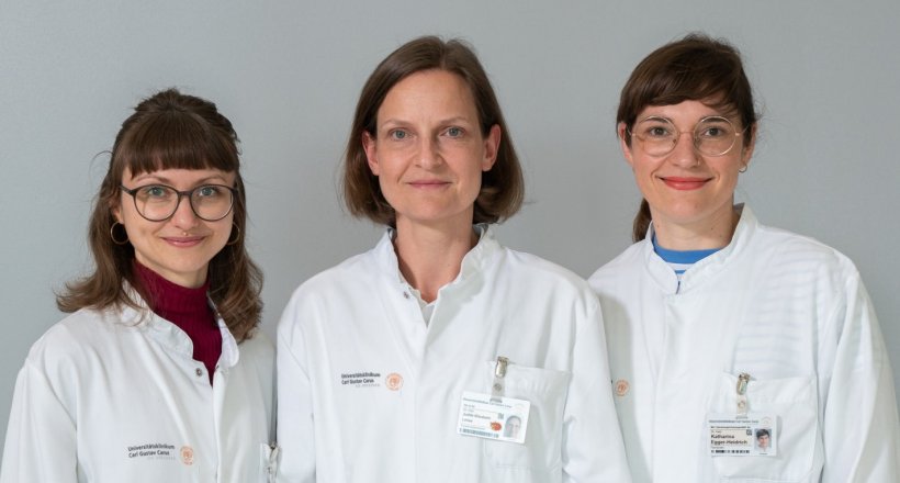 Theresa Müller, Dr. Judith Lohse, Dr. Katharina Egger-Heidrich stehen in...