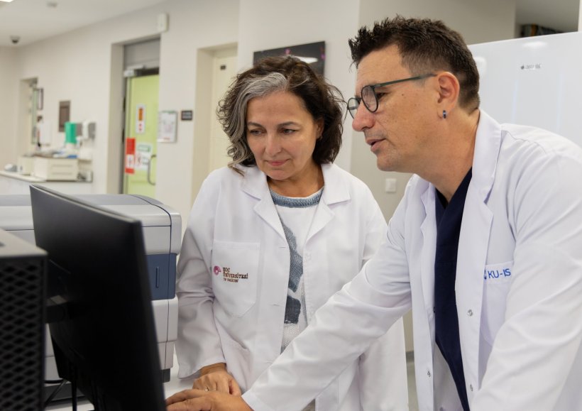 Prof. Dr. Füsun Can (left) from Koç University School of Medicine and a...