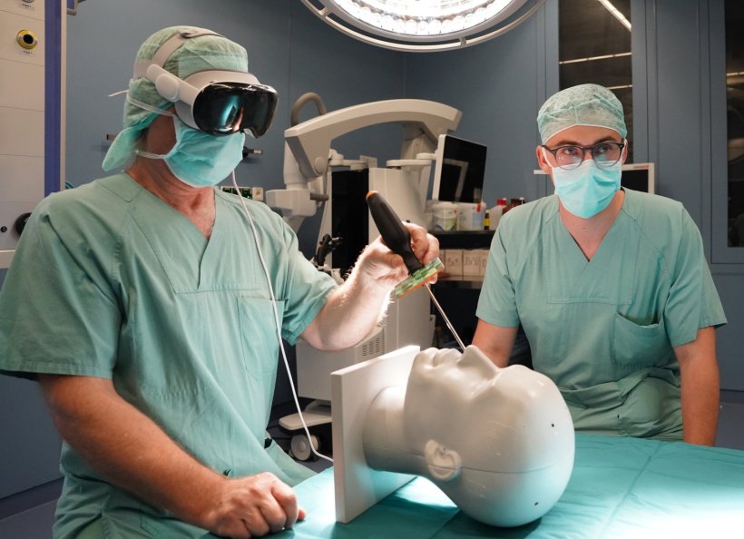 Spatial Computing Navigation in der Neurochirurgie: Der operierende Arzt kann...