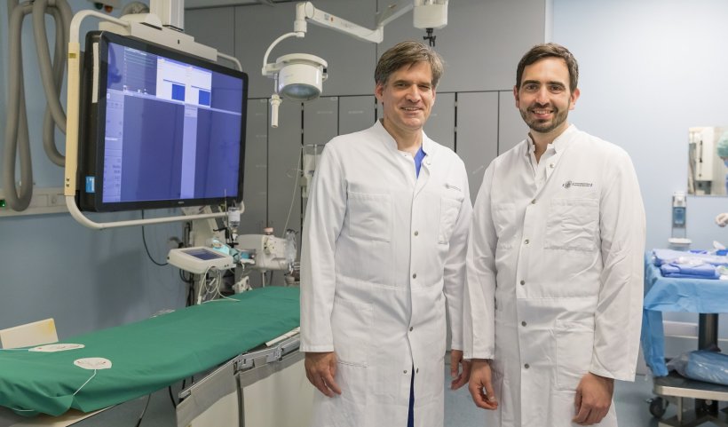 Prof. Dr. Stefan Blankenberg (links), Ärztlicher Leiter des Universitären...