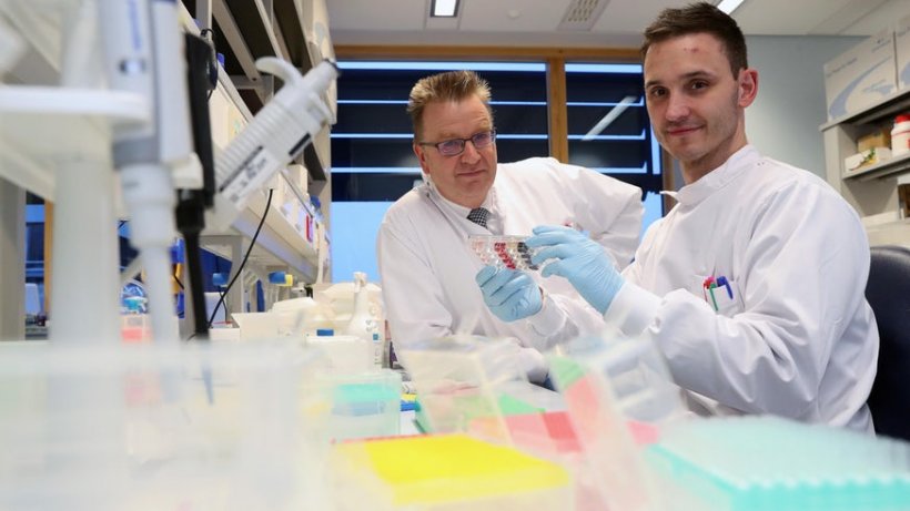 Professor Andrew Sewell with Research Fellow Garry Dolton