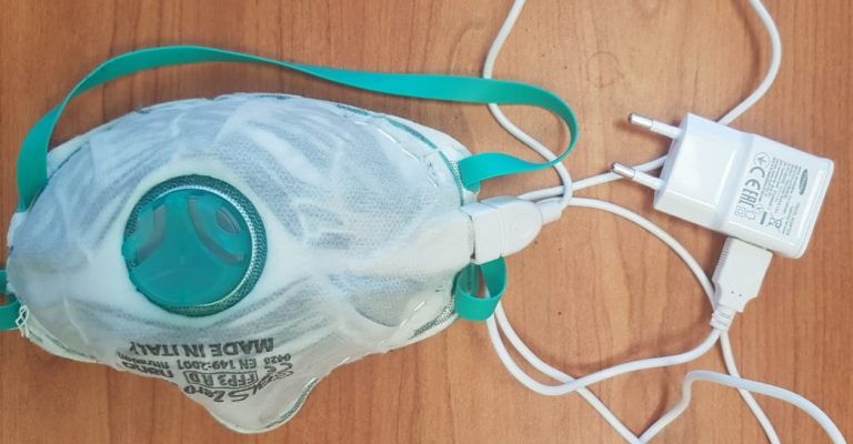Prototype of the self-disinfecting mask with USB cable