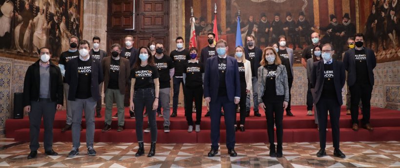 Nuria Oliver with the President of the Valencian government Ximo Puig and the...