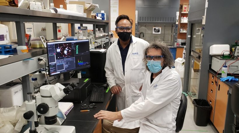 Professor Charles Ramassamy and postdoctoral researcher Jean-Michel Rabanel...