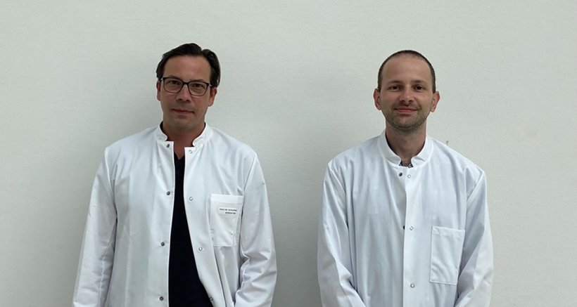 Professor Dr. Johannes Schumacher und Dr. Carlo Maj von der...