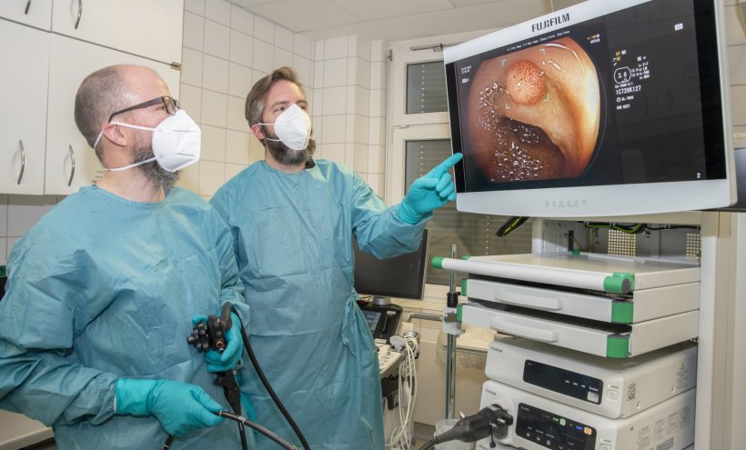 Prof Jacob Nattermann (left) and Dr Robert Hüneburg in the endoscopy
