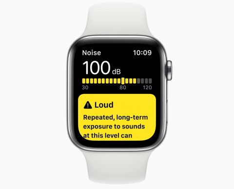 apple smartwatch displaying hearing app