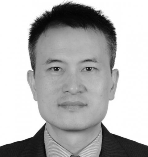 portrait of Weihong Huang