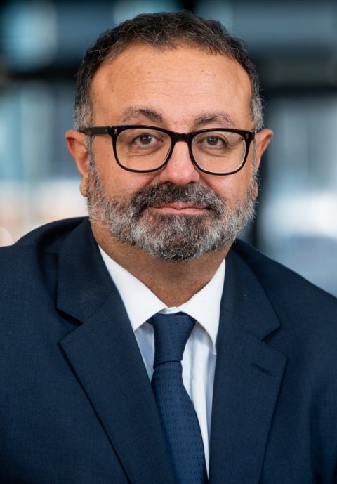 Portrait photo of Prof. Manuel Salto-Tellez