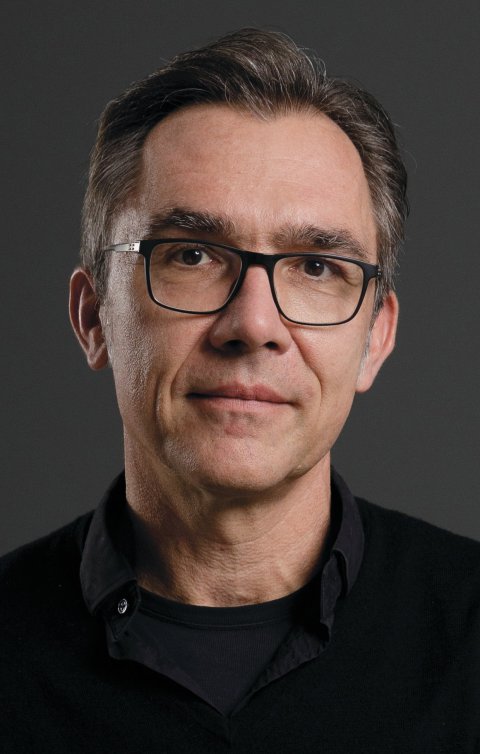 Portraitfoto von Prof. Jürgen Popp