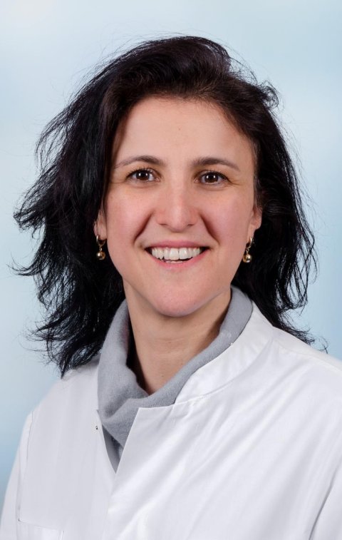 Portrait photo of  Dr. Refika Yigit