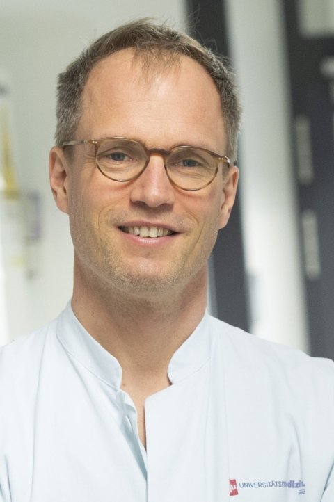 Portraitfoto von Prof. Philip Wenzel