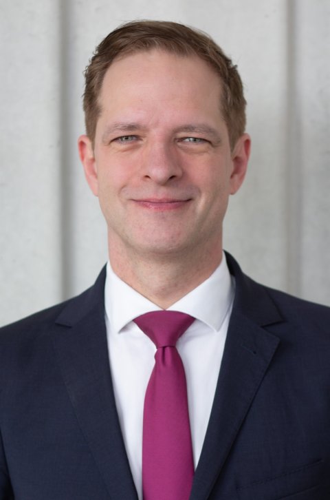 Portraitfoto von Prof. Christian Grefkes-Hermann