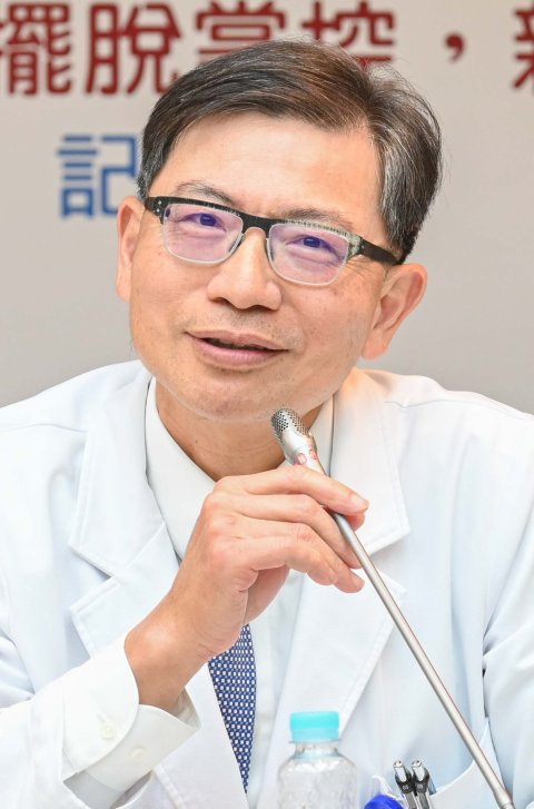 Portrait photo of Professor Jin-Shing Chen