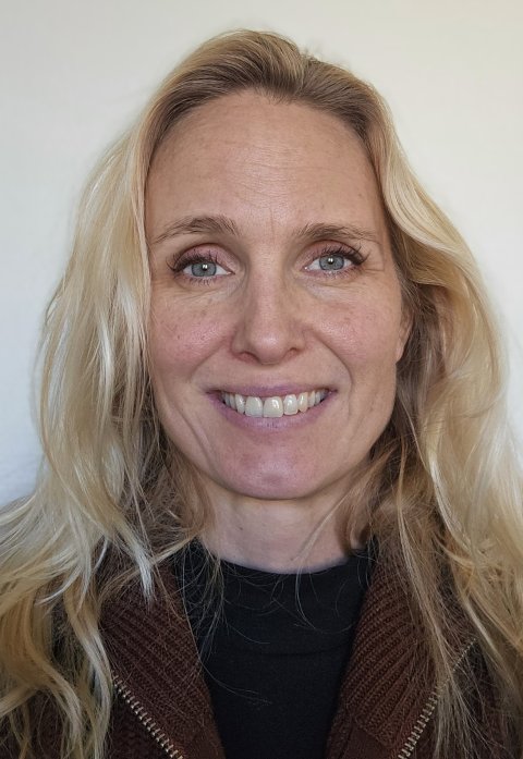 Portrait photo of Dr Karoline Skogen