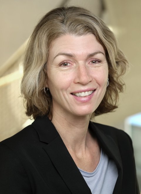 Portrait photo of Dr Eva Hedlund