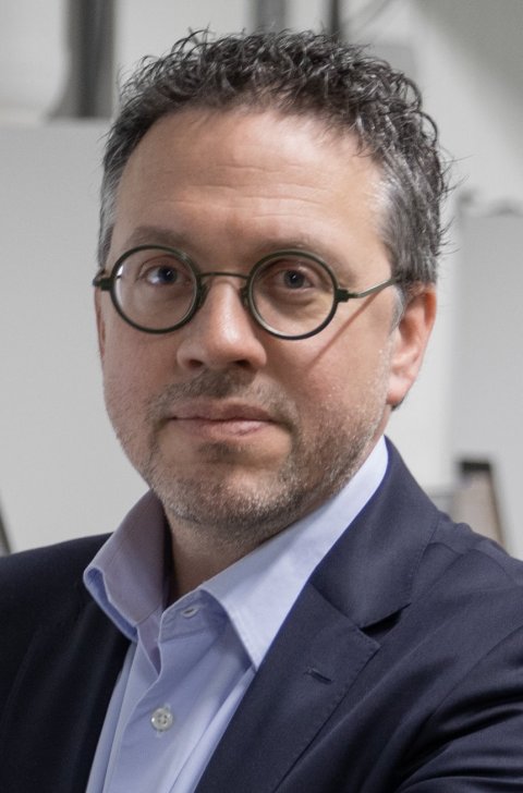Portrait photo of Koen Peters