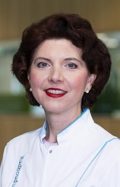 Portrait photo of Daniela Oprea-Lager