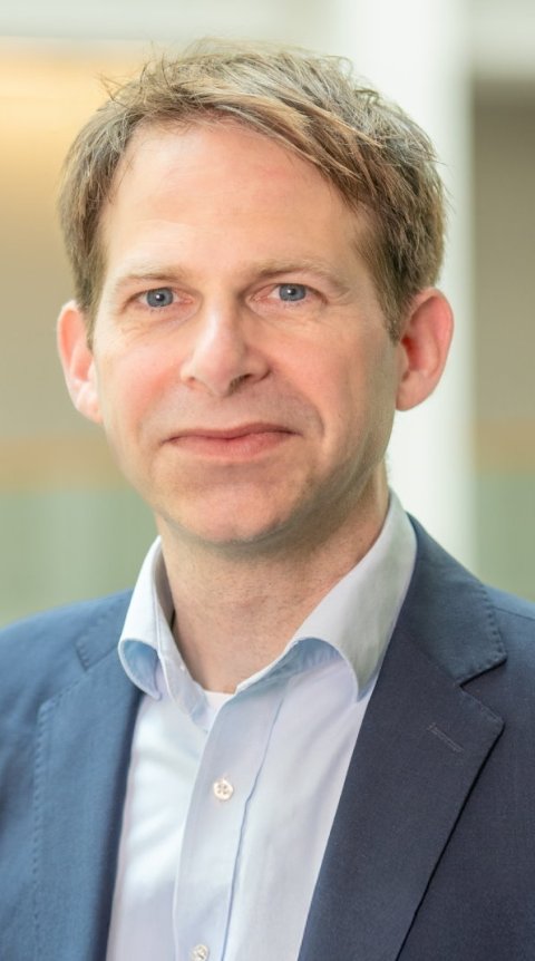 Portraitfoto von Prof. Peter Kühnen