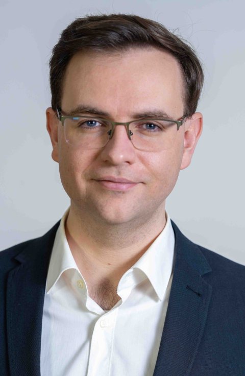 Portrait photo of Balazs Acs