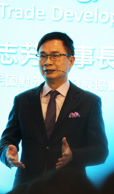 James C.F. Huang holding his opening speech at the Medical Taiwan 2025 expo