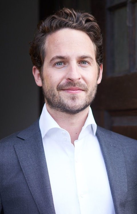 Portraitfoto von Dr. Tobias Thielmann