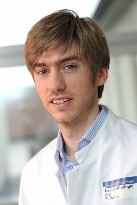Portraitfoto von Prof. Dr. Dr. Felix Sahm