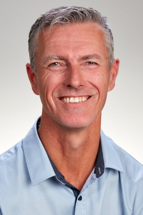 Portrait photo of Gavin Hirst