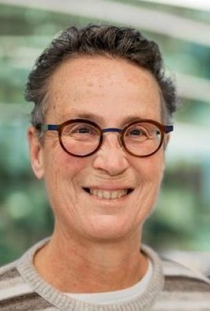 Portrait photo of Carolien Hovenier